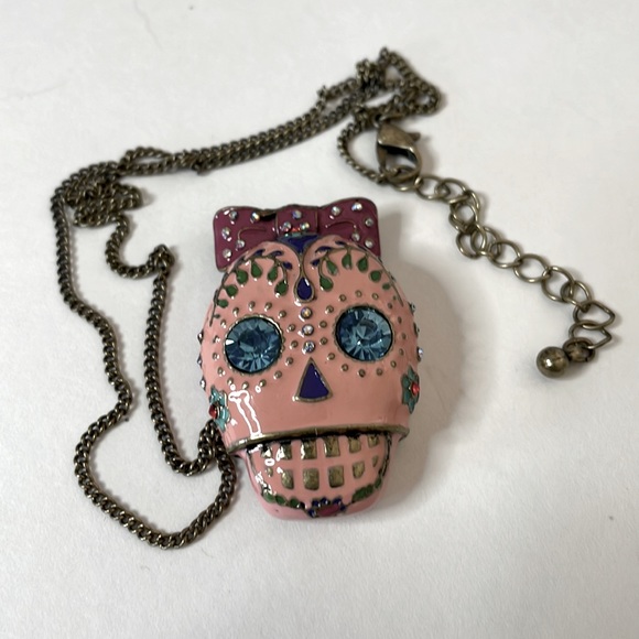 Sugar Skull Day of the Dead Rhinestone Bow Pink Necklace - Picture 3 of 3